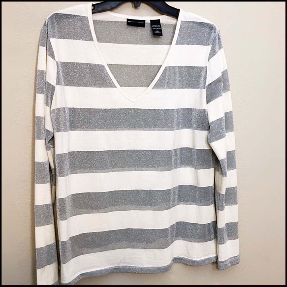 SOLD! New York & Company Silver Stripe VNeck Top - Picture 7 of 8